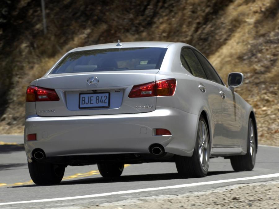  Lexus IS350 2005 года  (фото 9 из 82)